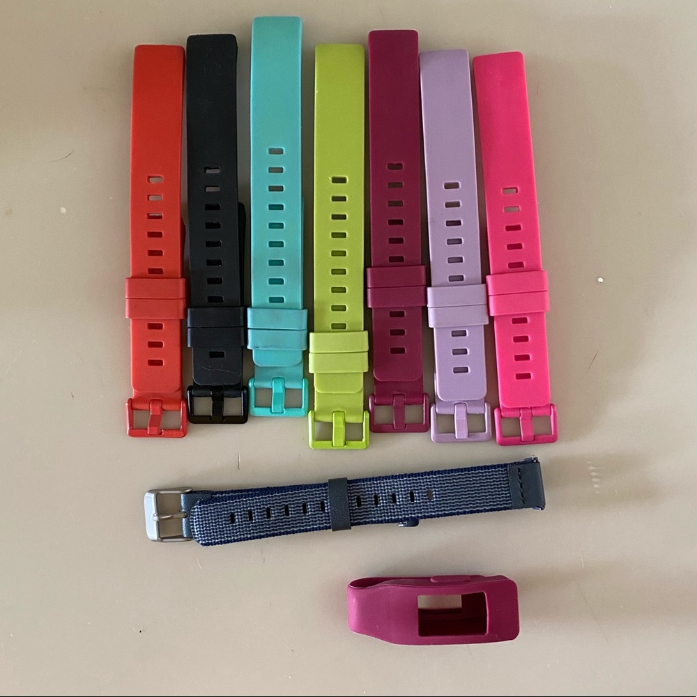 Fitbit Inspire HR - 8 wrist bands, 1 clip